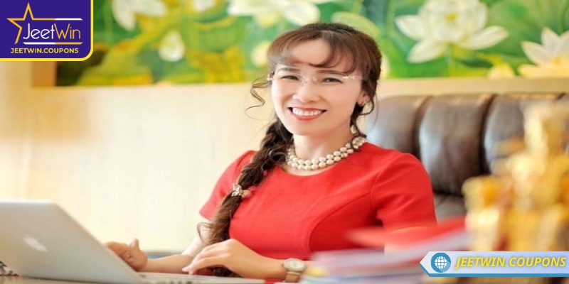CEO Cait Lin 1 Thông tin chi tiết về CEO Cait Lin của JeetWin